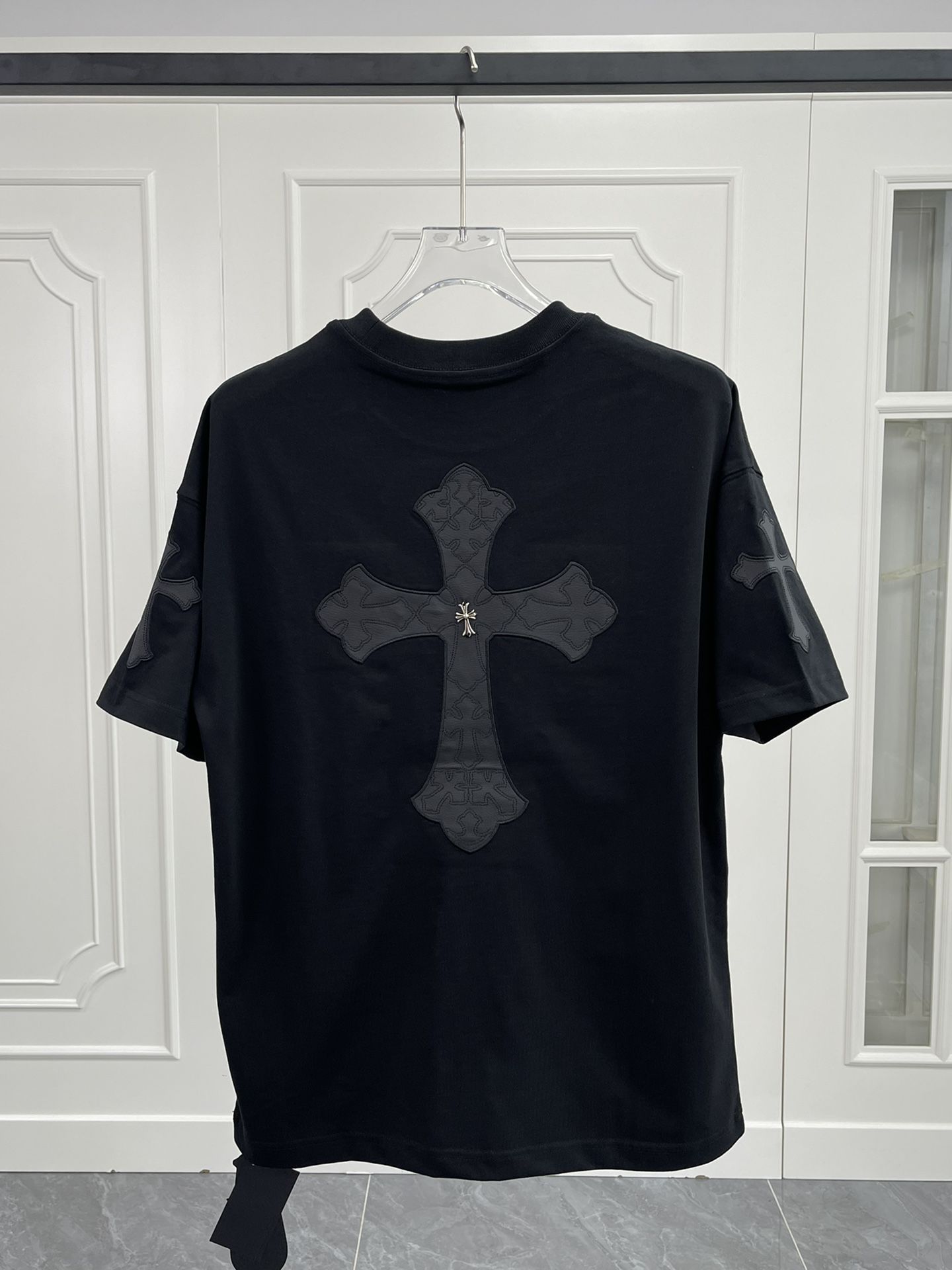 Authentic chrome hearts New Horseshoe Back Rivets Leather Embroidered Large Cross Short sleeved T shirt