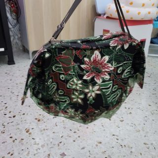 Batik Batam folded bag