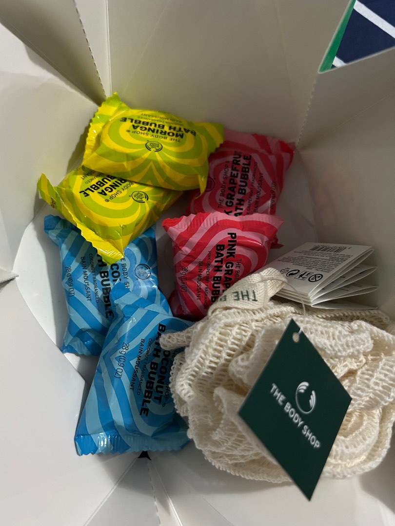 Body Shop Bubble Bath Bomb Gift Set 8, Beauty & Personal Care