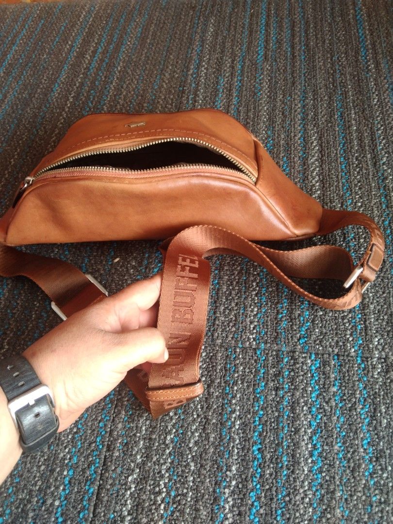 Braun Buffel Waist Bag, Fesyen Pria, Tas & Dompet , Tas Selempang di