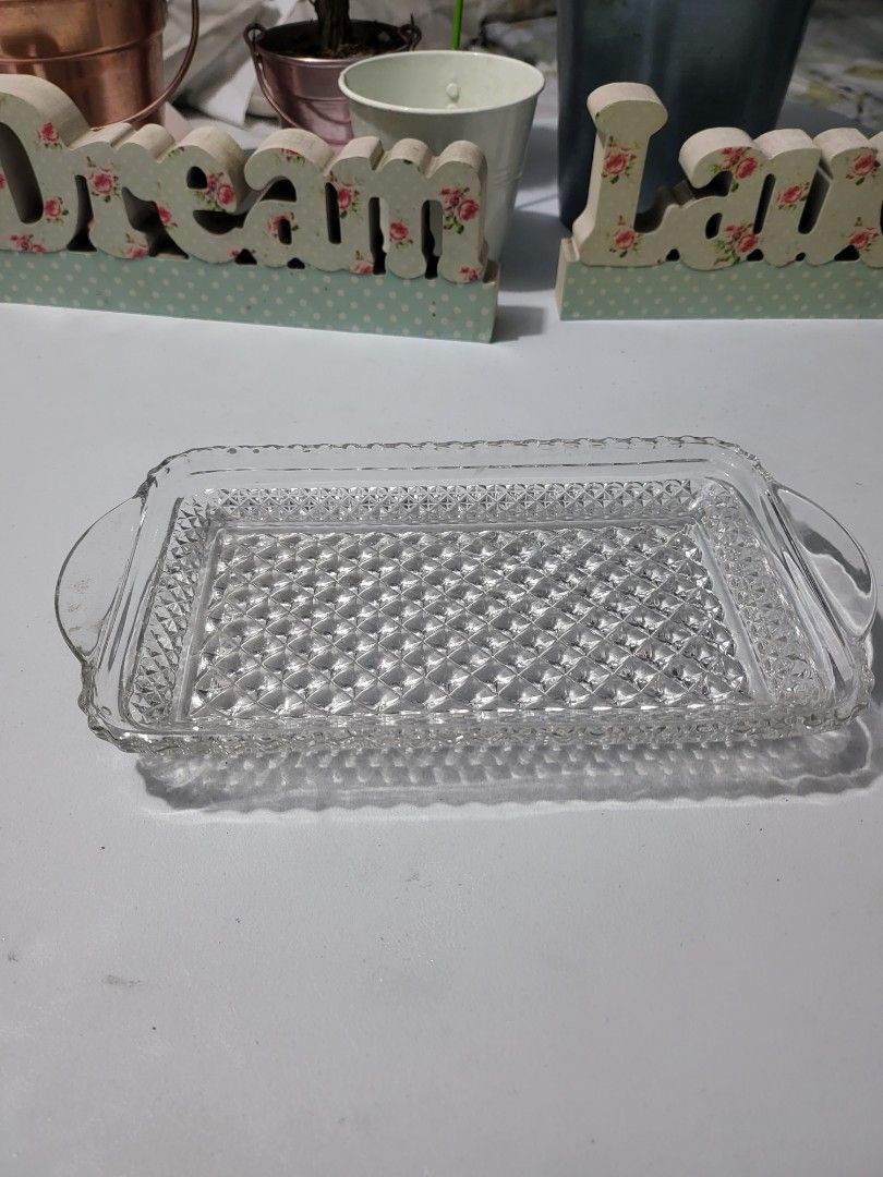 Butter / cheese dish (Category: Other Kitchenware & Tableware) located in Makati City. Submitted by thedeclutteringabuela (Listing ID 1232644102, Image 1). Description: very nice vintage. for butter or cheese. 8x5 in.