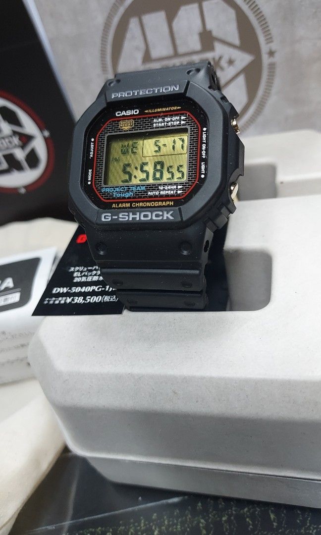 Casio G-Shock 40th Anniversary model DW-5040PG (日本版), 男裝 