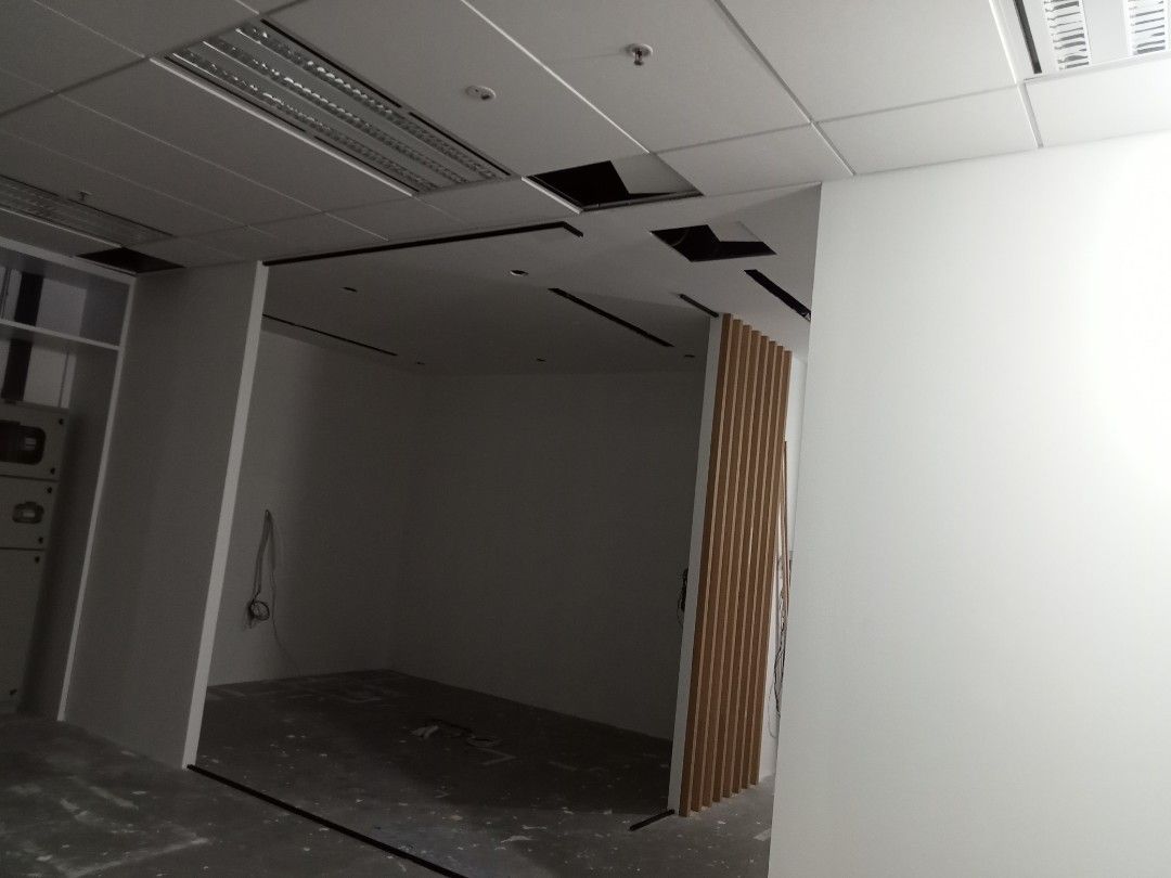 Ceiling & partition62853066943618112