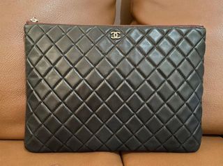 Chanel clutch lambskin