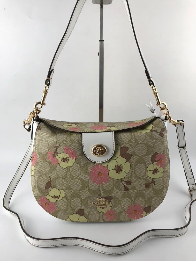 Coach Ella Hobo (Category: Luxury Bags & Wallets) located in Paranaque City. Submitted by aralofranco (Listing ID 1232666737, Image 1). Description: .