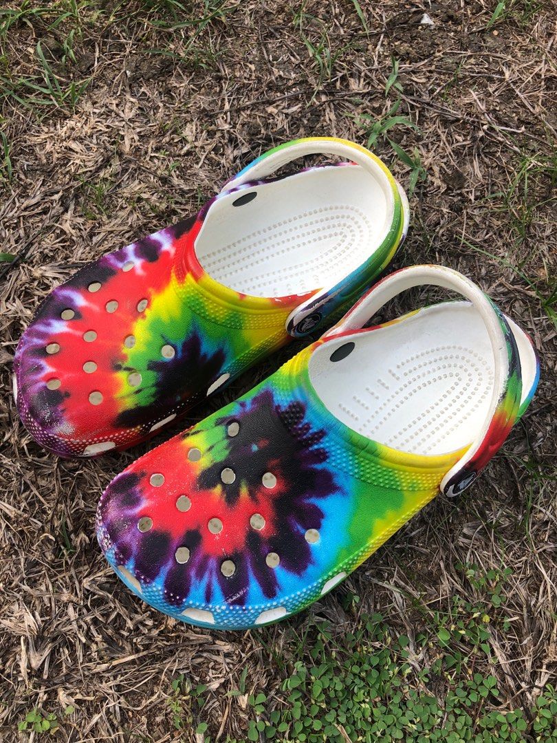 Mens tie hot sale dye crocs