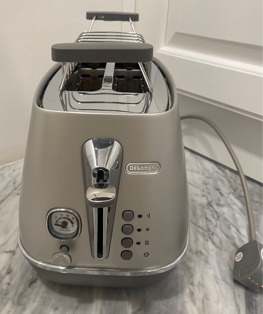 DeLonghi Toaster (LIKE NEW) , TV & Home Appliances, Kitchen Appliances