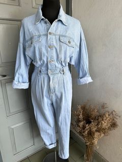 (Category: ) located in . Submitted by poshmarkpreloved (Listing ID 1232599953, Image 1). Description: .