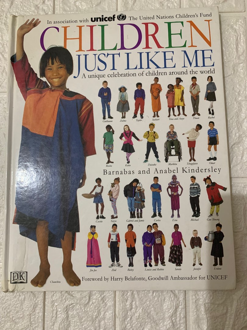 A Life Like Mine: How Children Live Around The World : DK