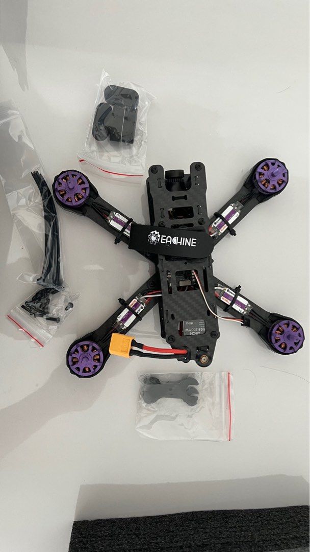 Eachine 200 top