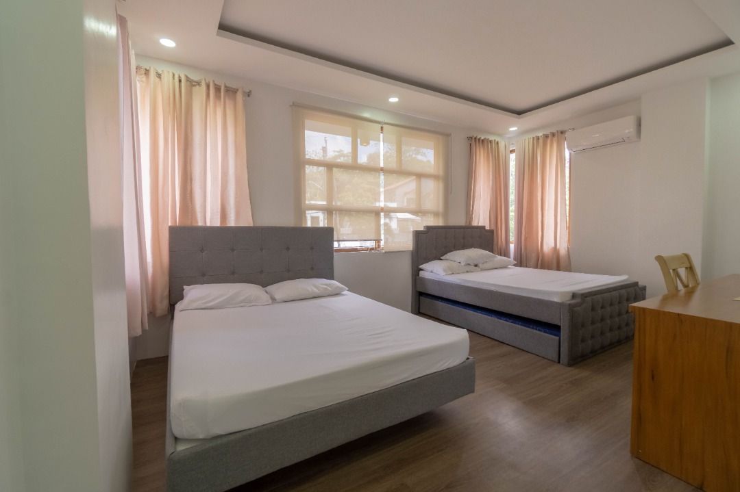 For Sale Beverly Hills Subdivision 5 bedroom house for sale with pool