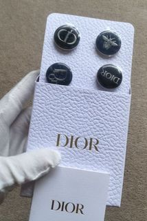 Genuine Christian Dior Broochi