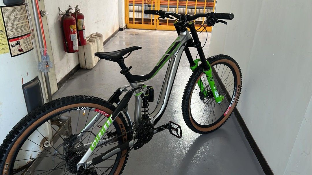 Vtt giant online dh