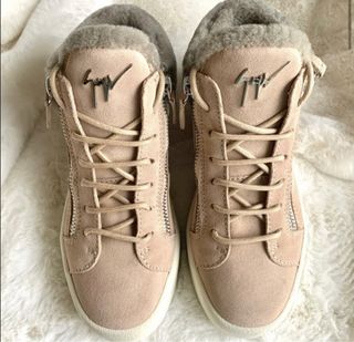 (Category: ) located in . Submitted by shop_a_holics (Listing ID 1232547202, Image 1). Description: .