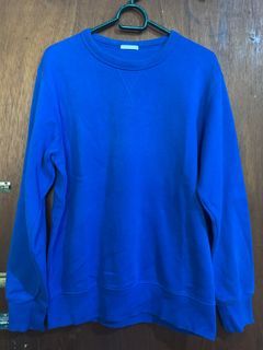 GU blue crewneck