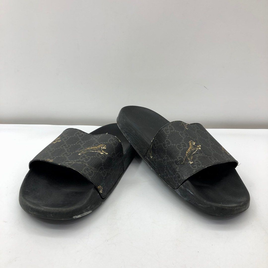 Gucci tiger hot sale flip flops