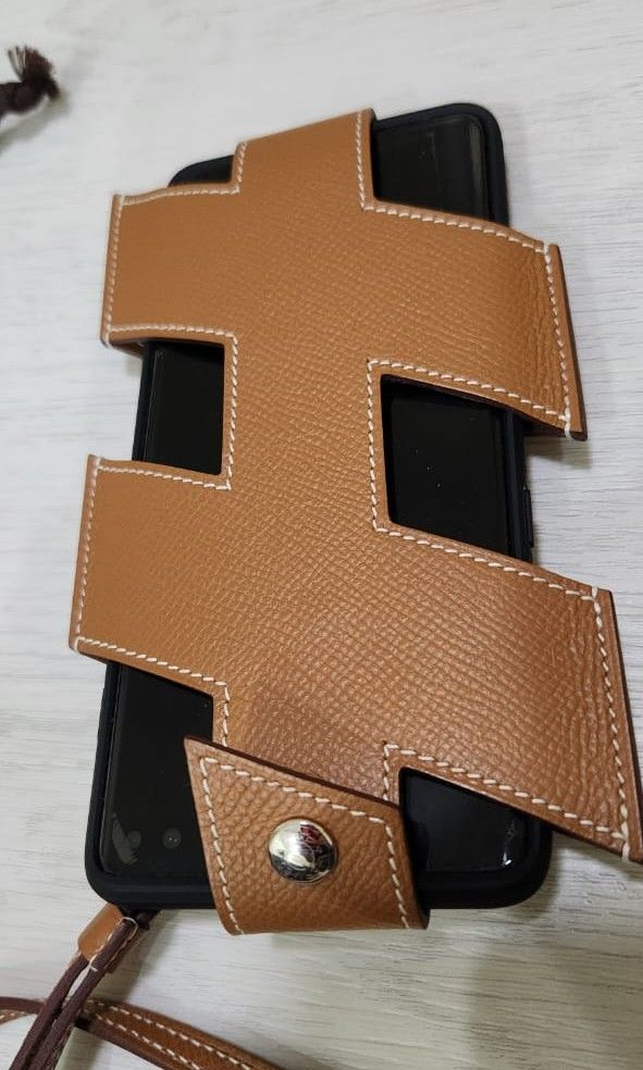 Hermes H tag smartphone case