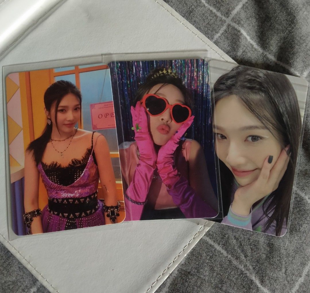 Red Velvet Joy photocards set on Carousell