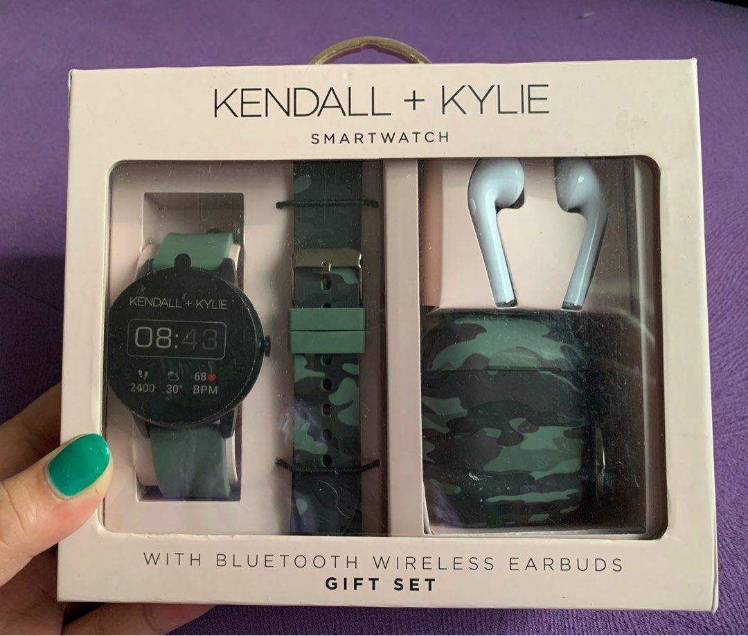 Kendall + Kylie Smartwatch & Earbuds Gift Set, Antik, Jam & Perhiasan