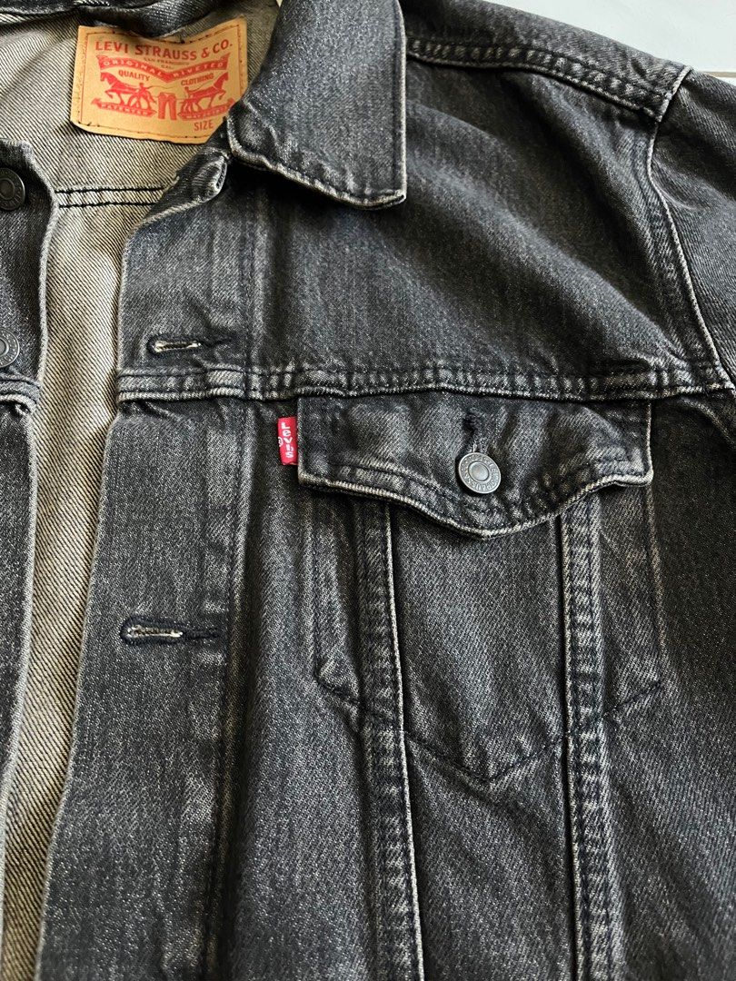 Levi's trucker jacket panther top