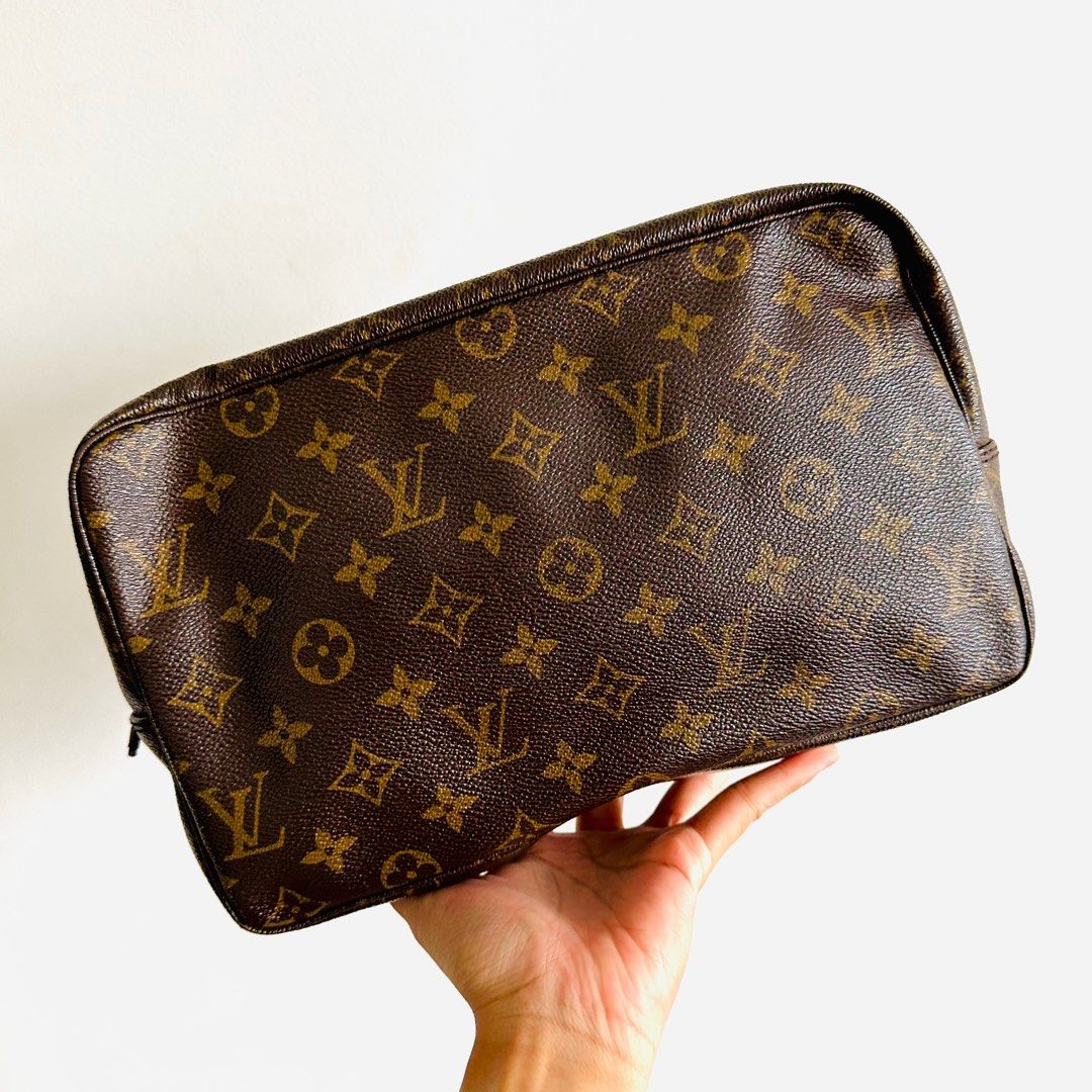 Louis Vuitton LV Monogram Classic Toiletry Pouch Clutch Hand Bag Vintage,  Luxury, Bags & Wallets on Carousell