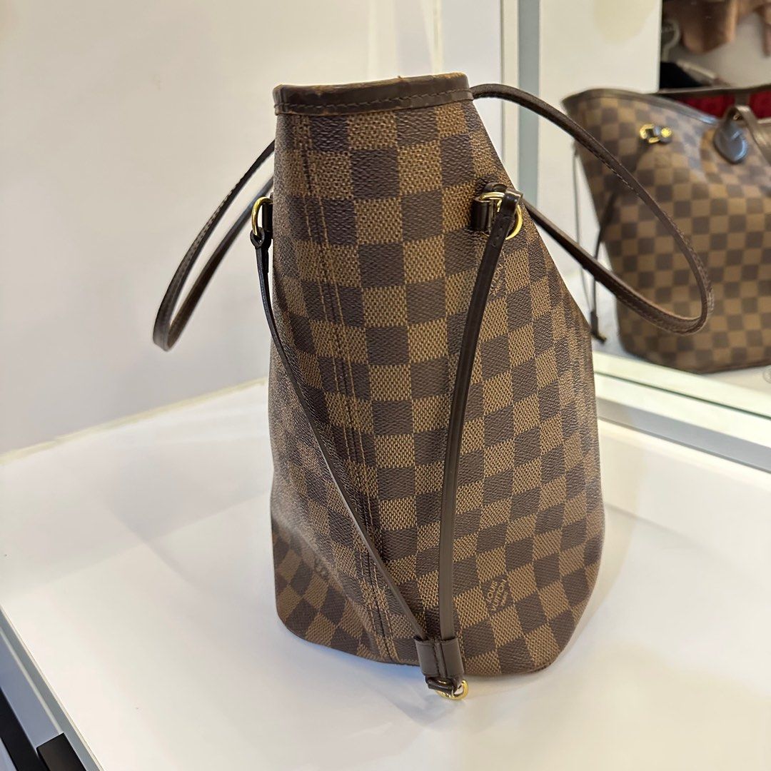 Louis Vuitton Neverfull MM size Damier Ebene, Luxury, Bags & Wallets on  Carousell