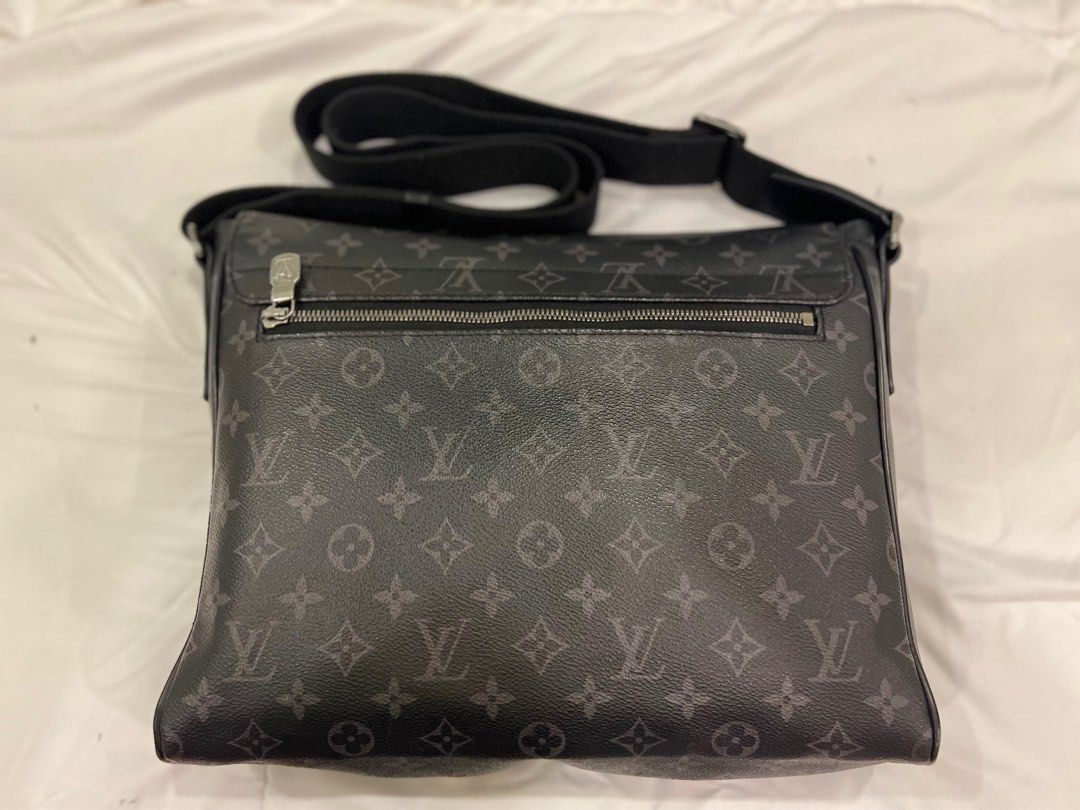 Louis Vuitton Saumur Messenger Eclipse Monogram Eclipse