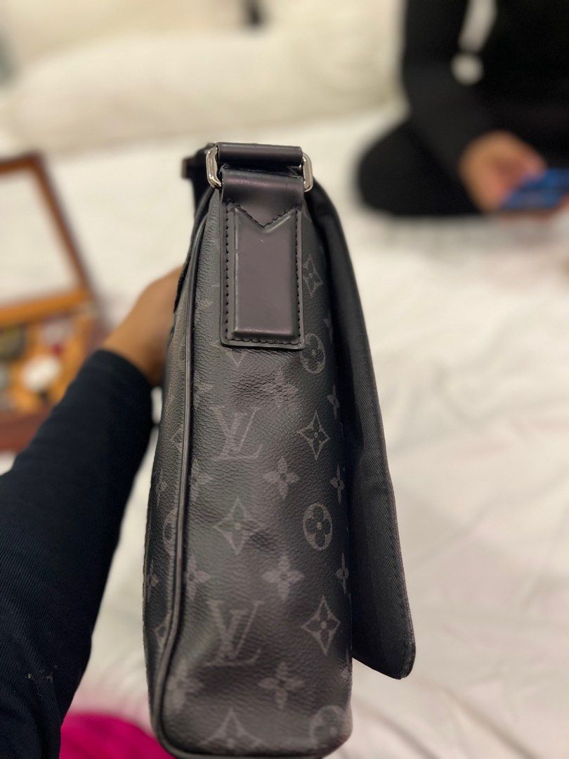 Louis Vuitton Saumur Messenger Eclipse Monogram Eclipse