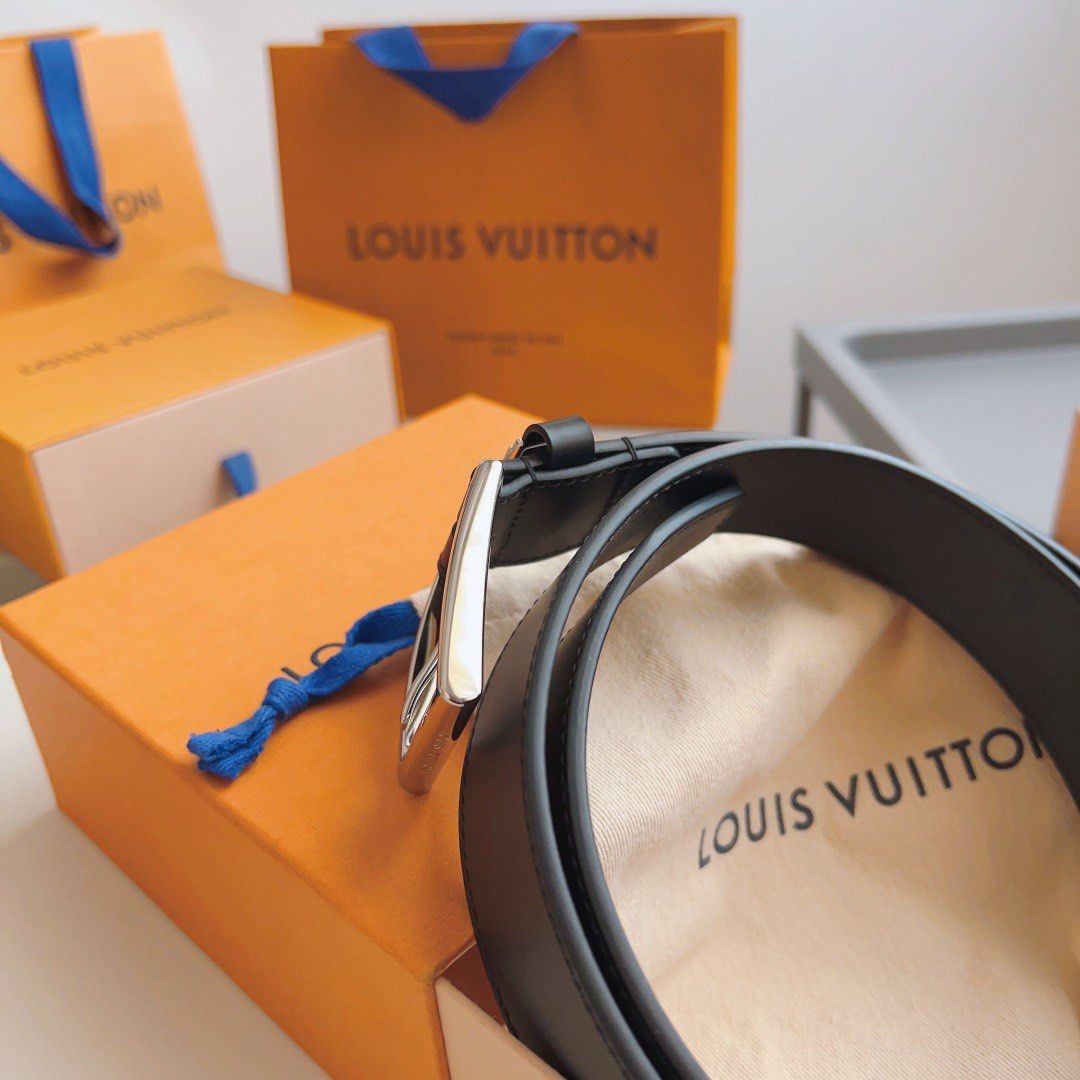 Louis Vuitton LV City Pin Belt