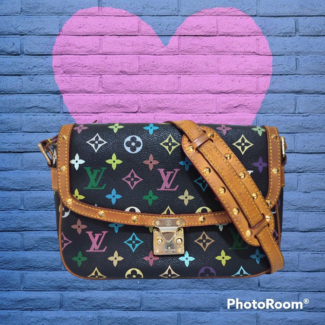 Louis Vuitton Menilmontant pm, Women's Fashion, Bags & Wallets, Cross-body  Bags on Carousell