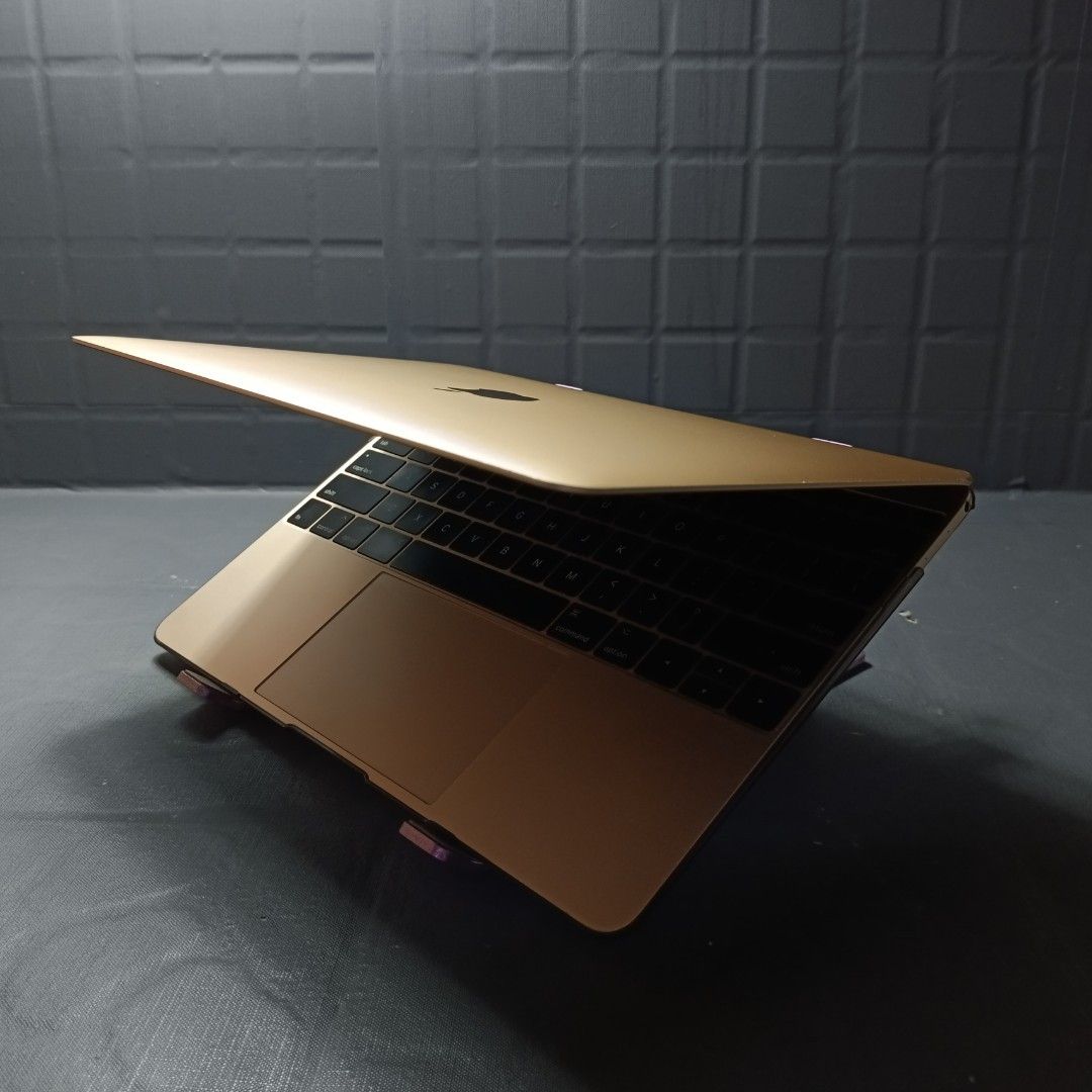 Macbook 2017 12-inch 8gb ram 512ssd storage core i5 (Category: Laptops & Notebooks) located in Quezon City. Submitted by macpodph (Listing ID 1232556502, Image 3). Description: everything is on the pics.