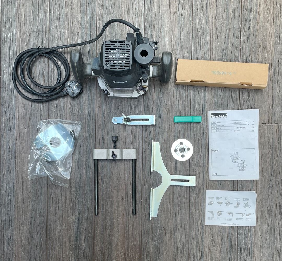 Makita M3600G Plunge Router, Furniture & Home Living, Home Improvement