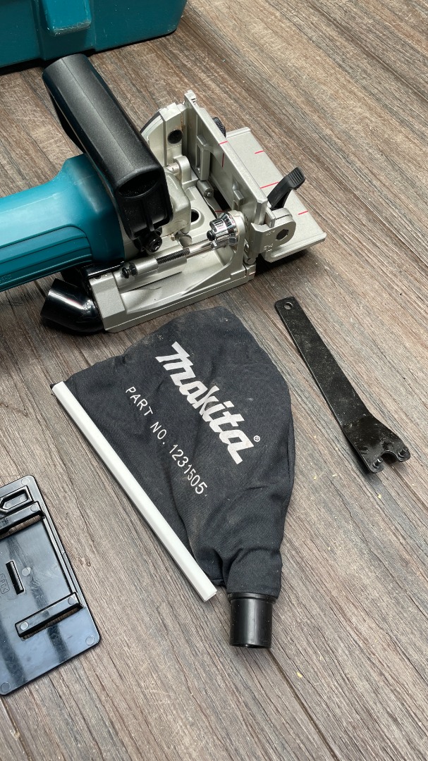 Makita Plate Joiner Biscuit Joiner PJ7000, Furniture & Home Living