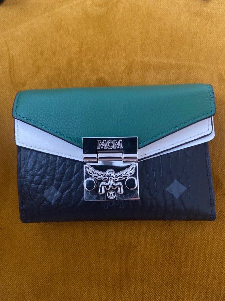 Mcm new arrivals purse used