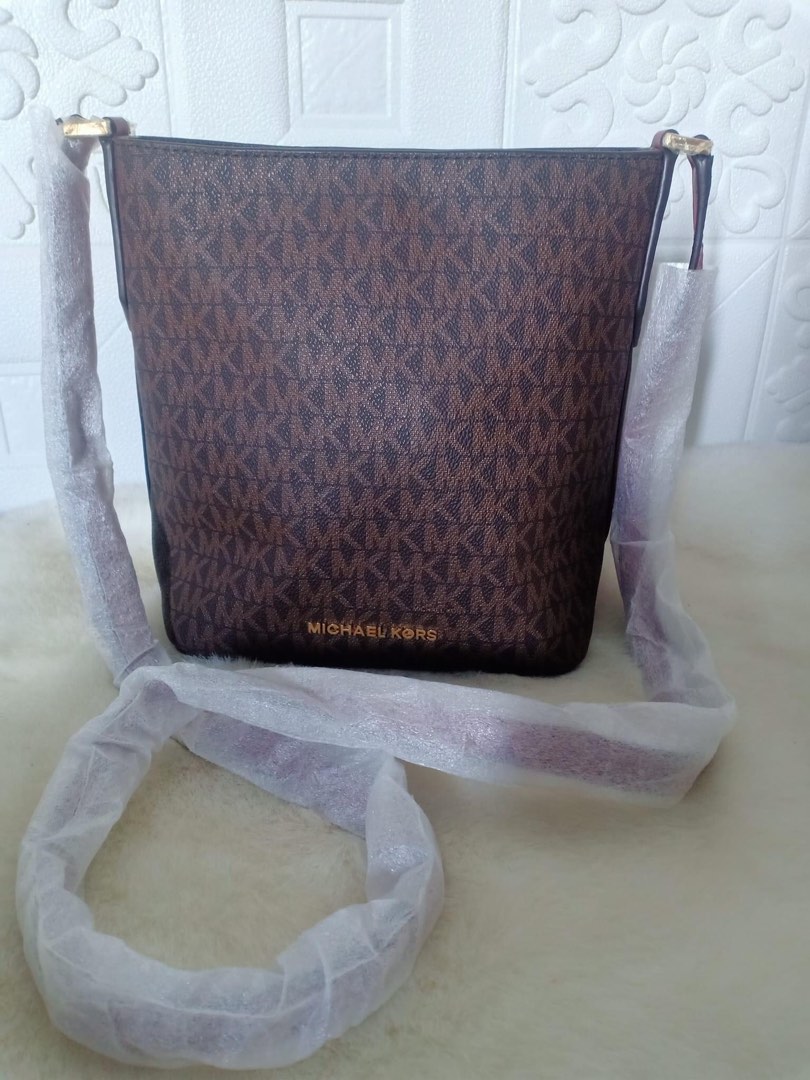 MK kimberly bucket authentic new Barang Mewah Tas Dompet di Carousell