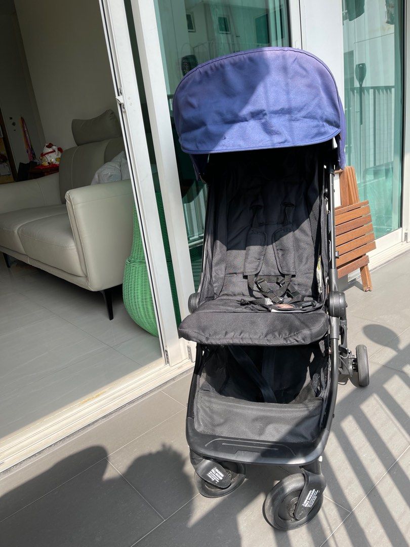 Mountain buggy nano blue top