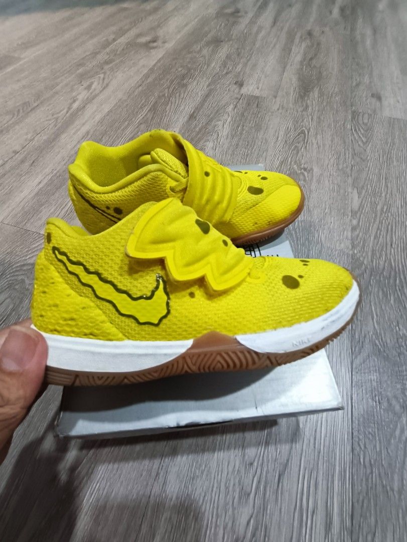 NIKE KYRIE SPONGEBOB PRESCHOOL KIDS BASKETBALL SHOES SNEAKERS Fesyen Pria Sepatu Sneakers di Carousell