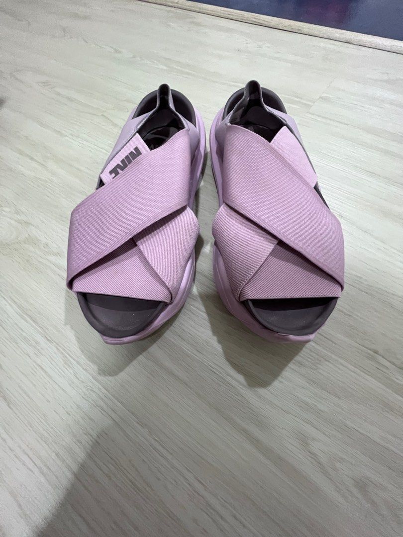 Nike cross sandals store