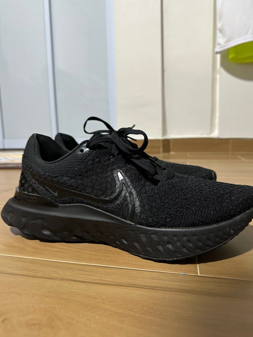 Nike flyknit black mens top