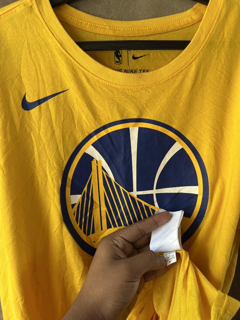 Nike x GSW, Men's Fashion, Tops & Sets, Tshirts & Polo Shirts on Carousell