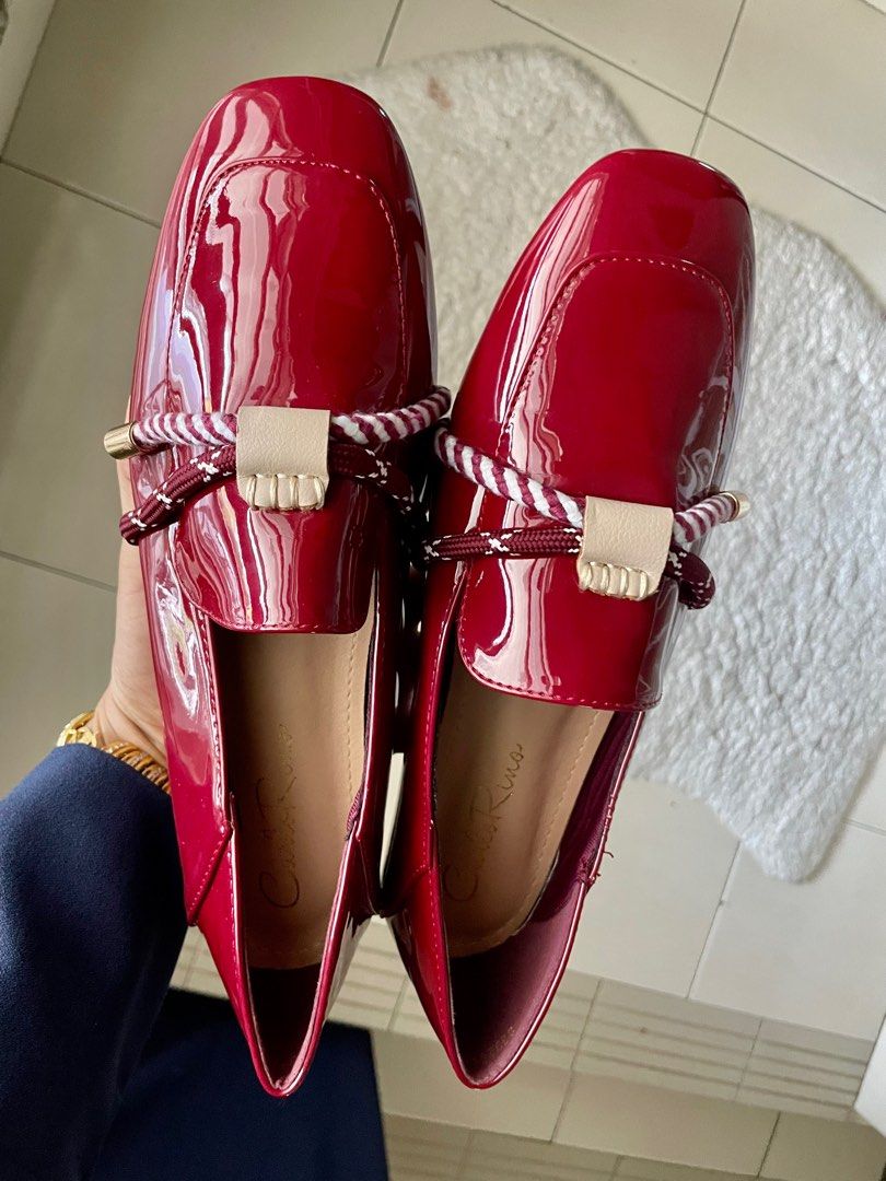 Original Carlo Rino Flats, Women's Fashion, Footwear, Flats on Carousell