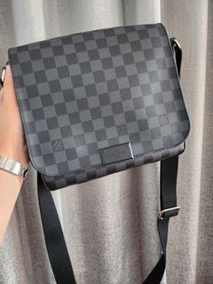 PL Louis Vuitton District PM
