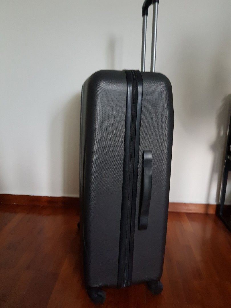 Protocol 21 inch Hardside luggage, Hobbies & Toys, Travel, Luggage on