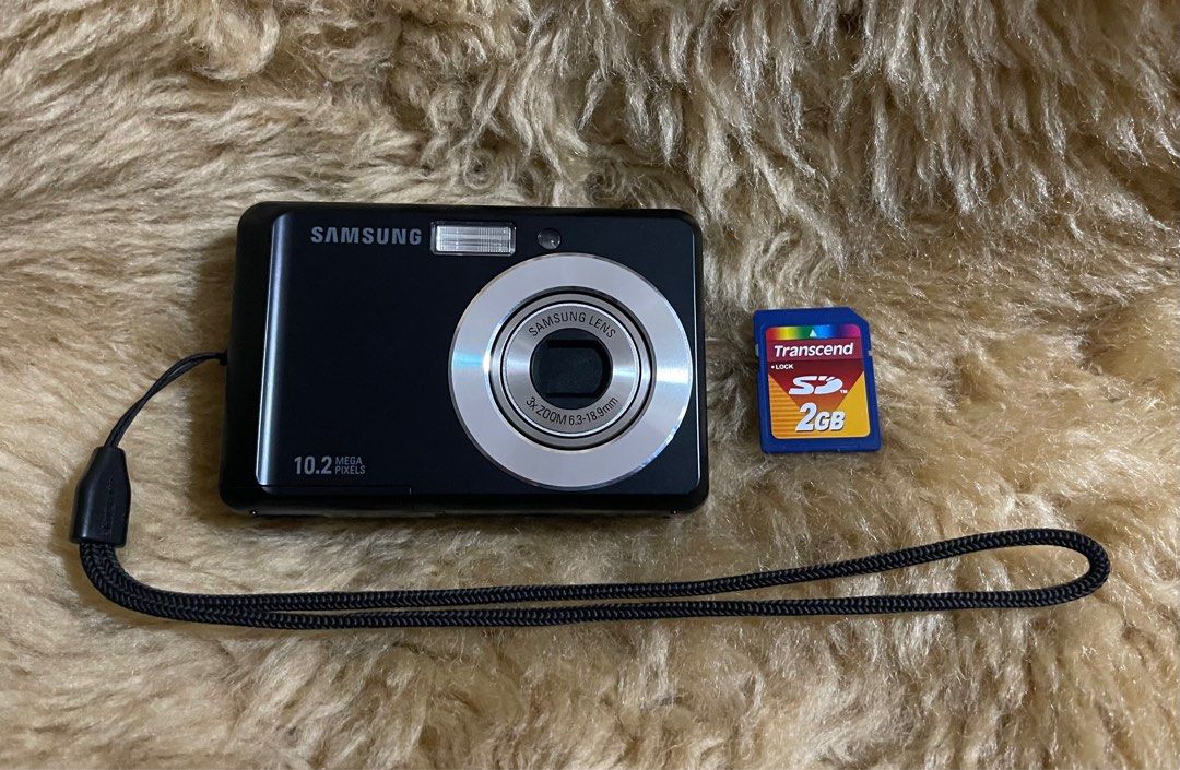 Samsung ES15 Digital Camera, Photography, Cameras on Carousell