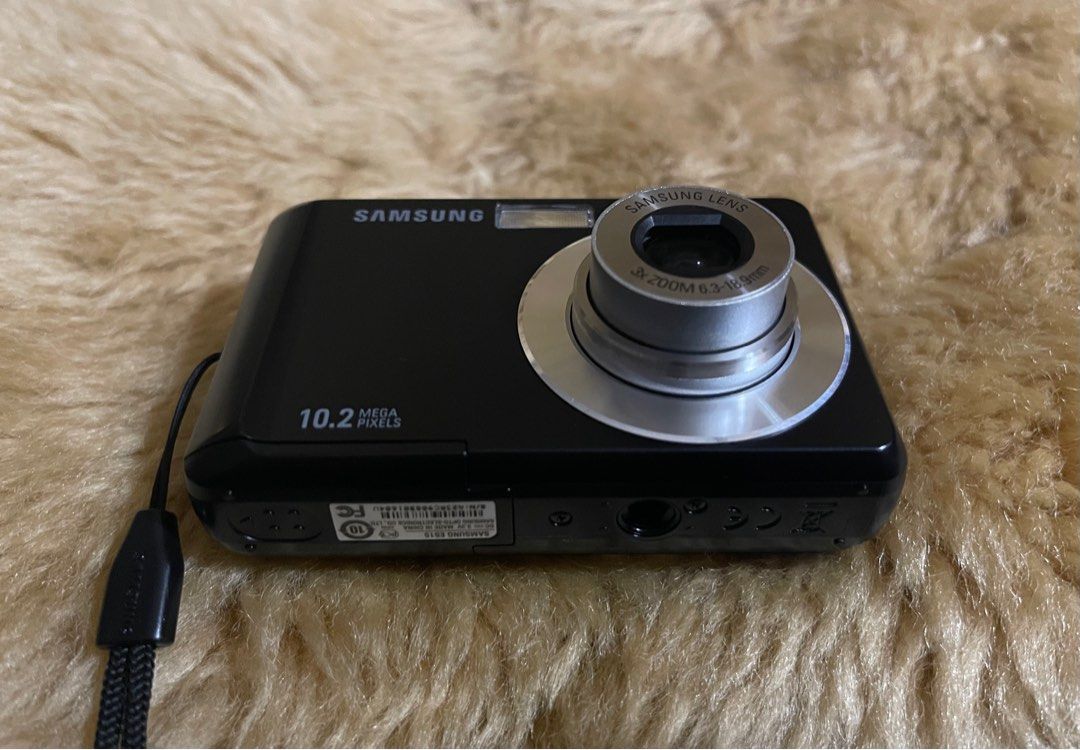 Samsung ES15 Digital Camera, Photography, Cameras on Carousell