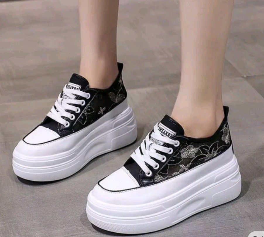 Sepatu sneakers outlet wedges