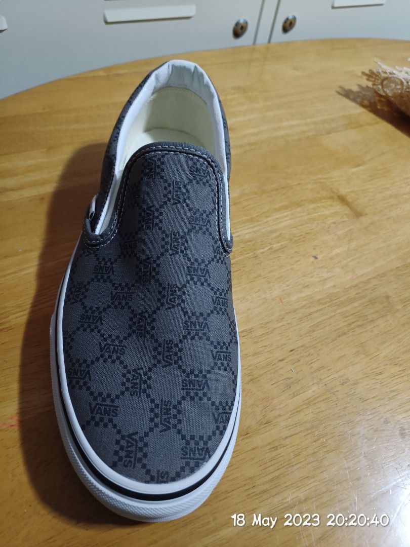 Cheap slip on hot sale vans shoes under $20