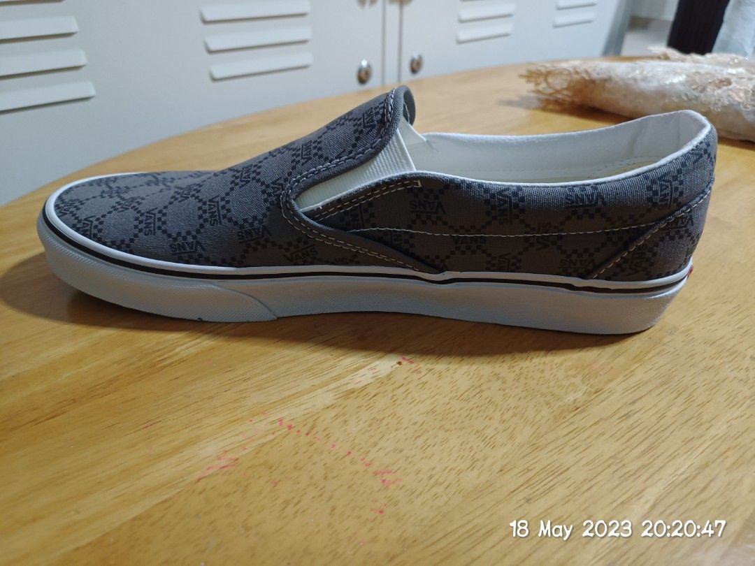 Vans Classic Slip-On, Men'S Fashion, Footwear, Sneakers On Carousell