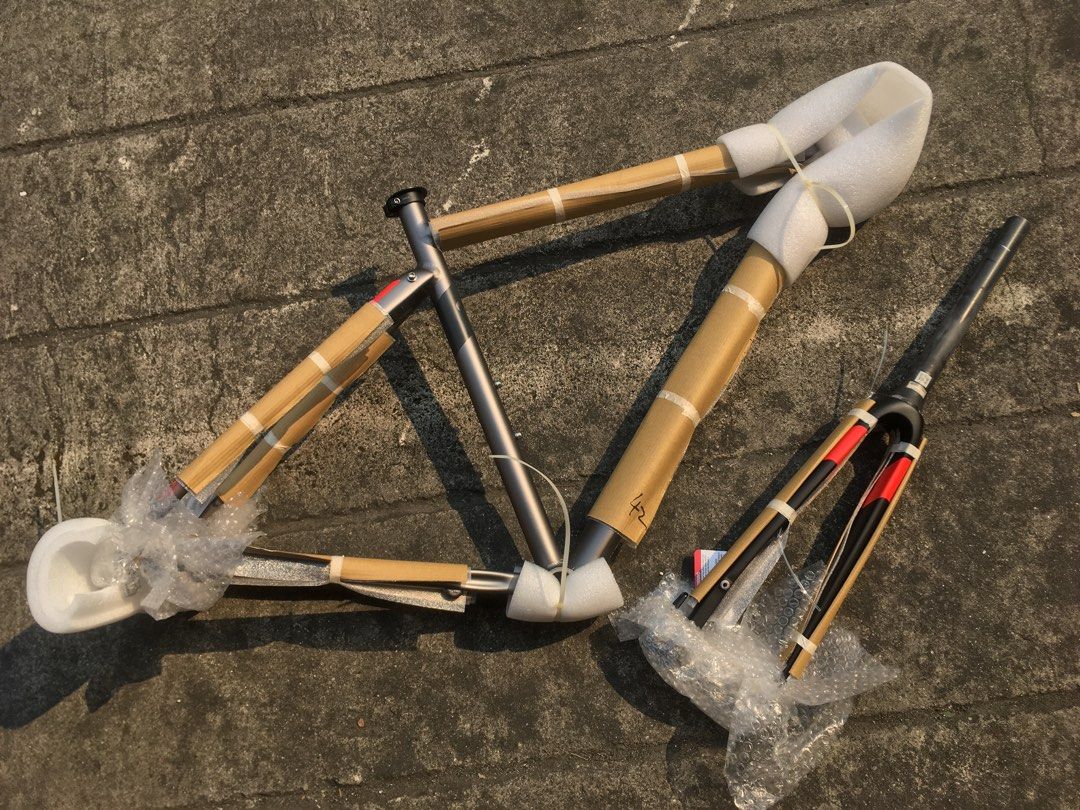 Wilier Montegrappa Road Bike Bicycle Frame set Small (Category: Bicycles) located in Manila. Submitted by manipulate5786 (Listing ID 1232636956, Image 1). Description: Wilier Montegrappa - alloy diskbrake frame (2kg) and carbon monocoque fork (0.5kg) - Size S (53cm - 49cm) - up to 56mm tire width fit - dropout, seatclamp and headset included - Taiwan made Meetups on ff Manila Area Petron / Shell Abad Santos cor Morong Sta Cruz (LRT Bambang <--- A