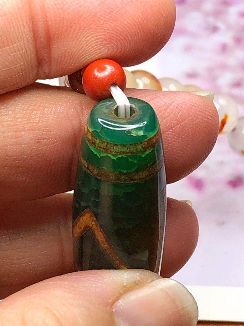 Tibetan Dzi Beads Green Agate Dragon Scales One Eyed Backing Dzi Beads  藏传老矿绿玛瑙龙鳞纹一眼靠山天珠 39.9x13.5mm